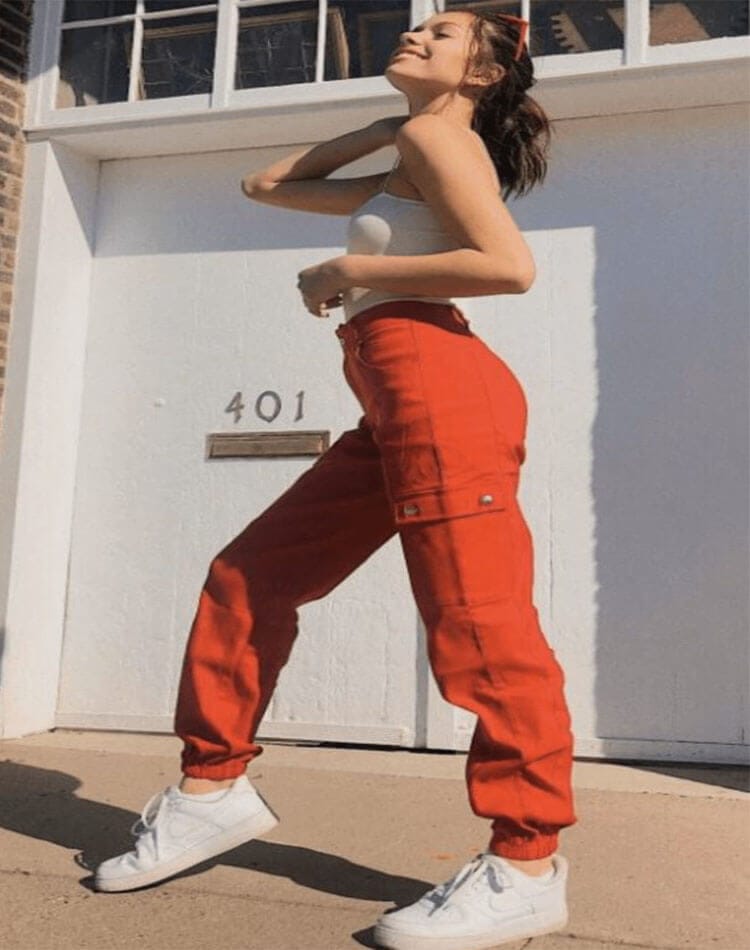 white-lady-sneakers-with-colored-pants