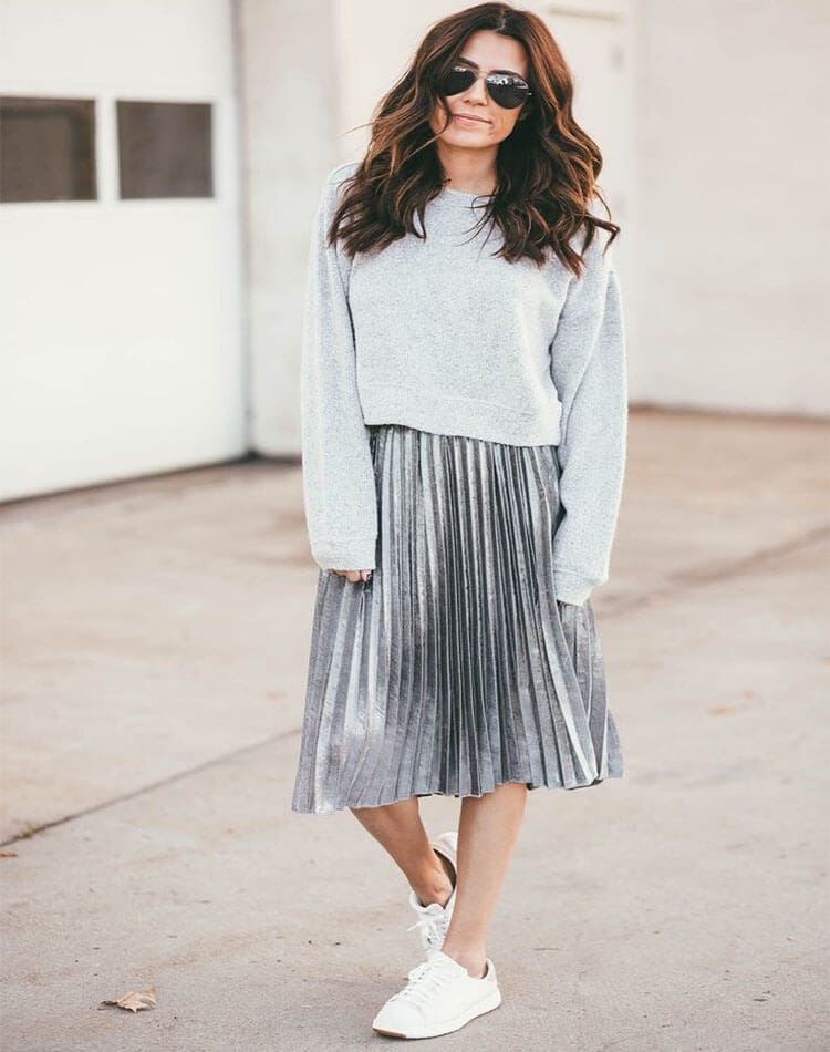 white-sneaker-for-women-with-pleated-skirt