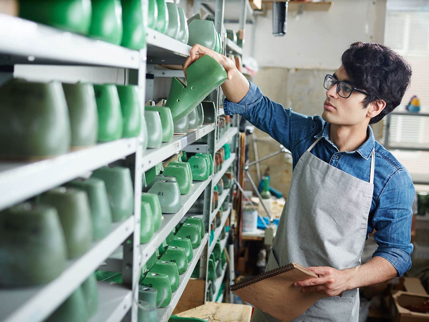 How-to-find-a-good-sneaker-factory