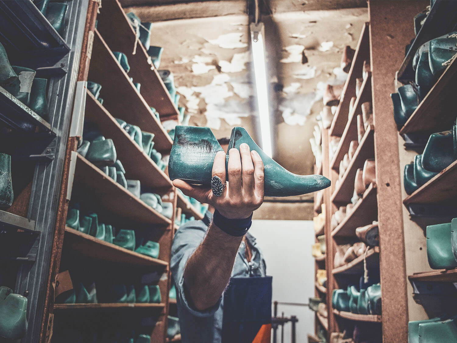Willa-Remoy-Tell-You-How-To-Find-A-Private-Label-Shoe-Manufacturer