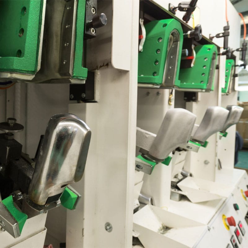 some-tips-to-find-a-sandals-factory