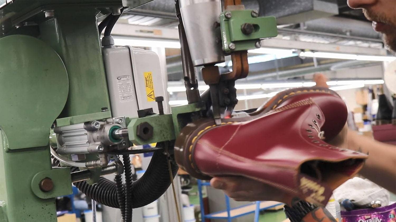 how-to-find-a-boot-manufacturer